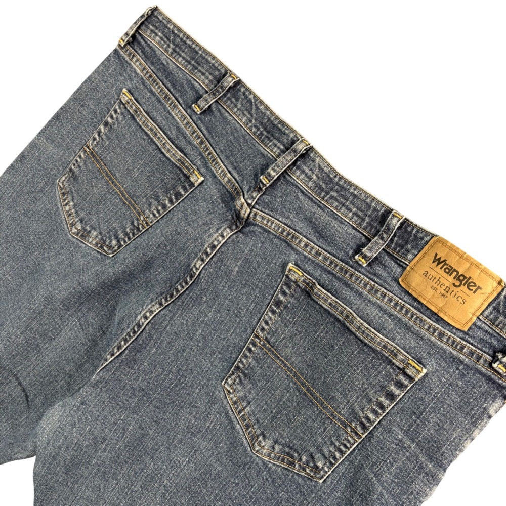 Wrangler Authentics Classic Straight Jeans Mens 44x30.5‎ Blue Denim Workwear